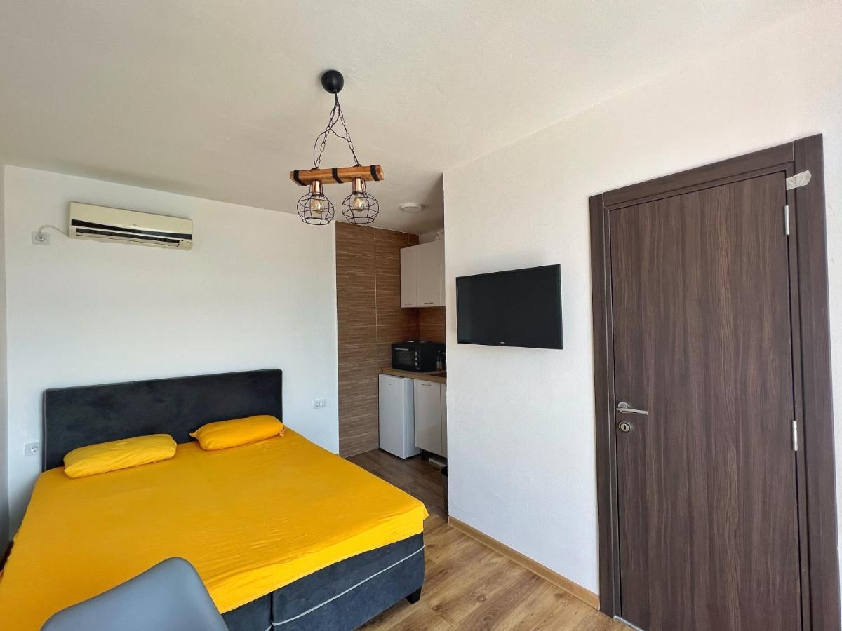 Jg Studio Apartment Vranjina Exteriör bild