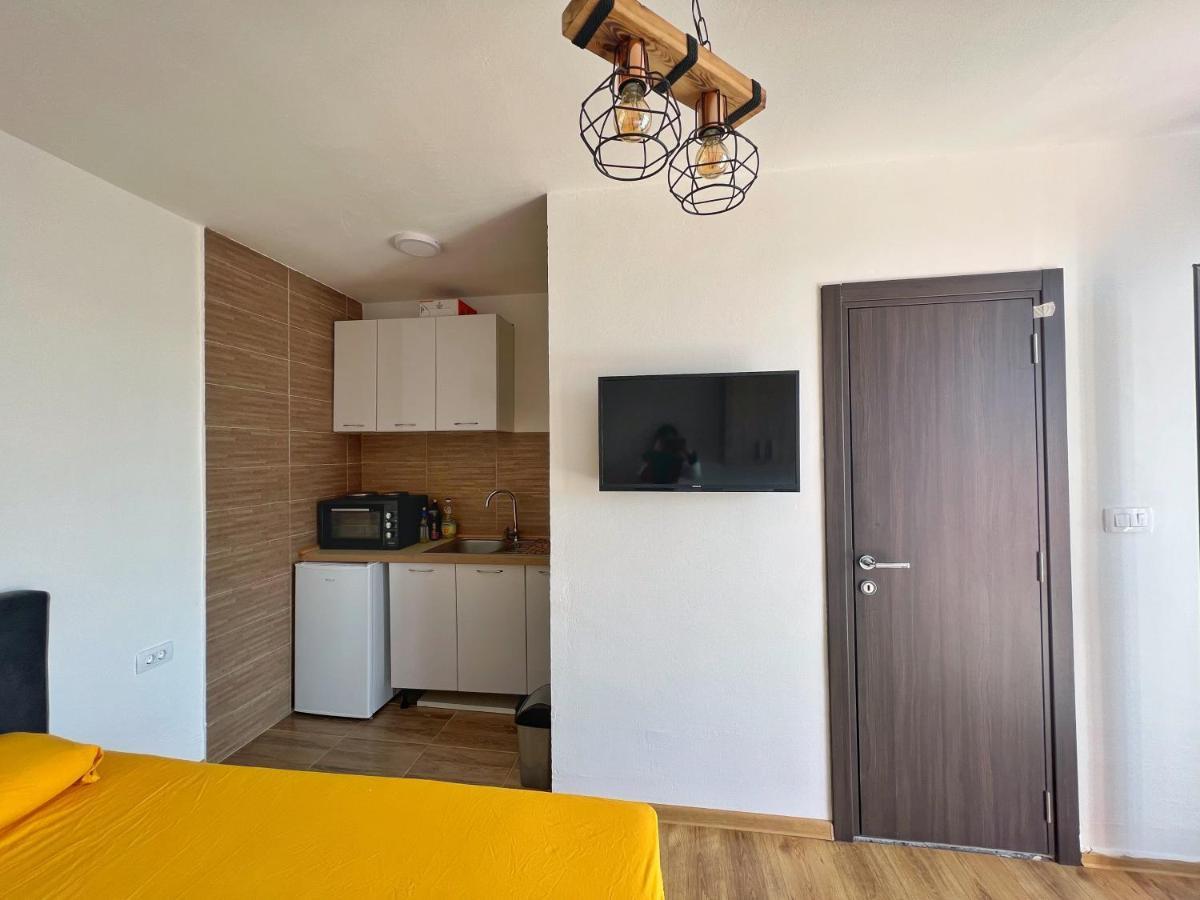 Jg Studio Apartment Vranjina Exteriör bild
